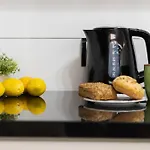 Apartment Elegant With Air Conditioning And Underground Parking By Renters Prestige