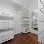 Elegant With Air Conditioning And Underground Parking By Renters Prestige Apartment
