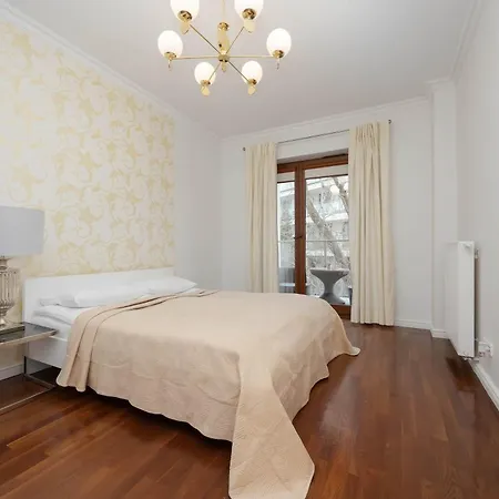 Elegant Near Wilanow Palace By Renters Prestige