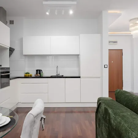 Elegant With Air Conditioning And Underground Parking By Renters Prestige *