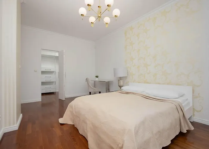 דירה Elegant With Air Conditioning And Underground Parking By Renters Prestige