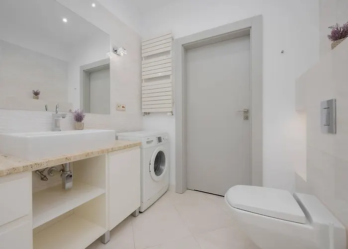 דירה Elegant With Air Conditioning And Underground Parking By Renters Prestige *
