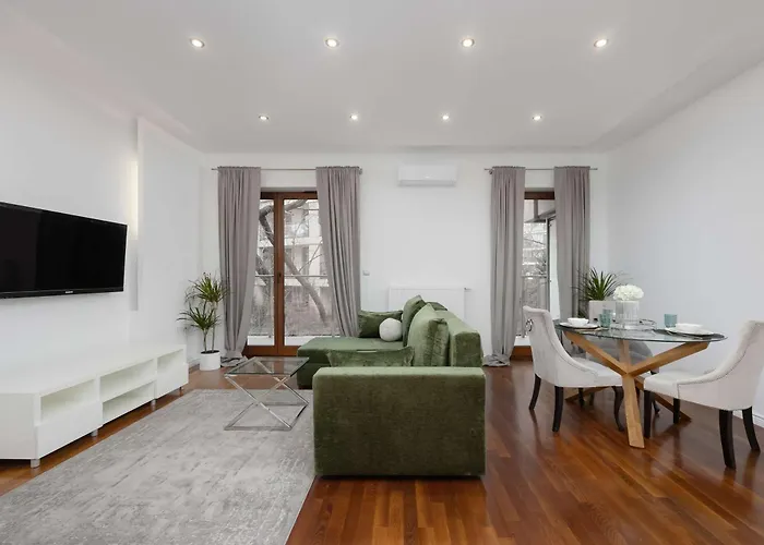 Elegant With Air Conditioning And Underground Parking By Renters Prestige Apartment *