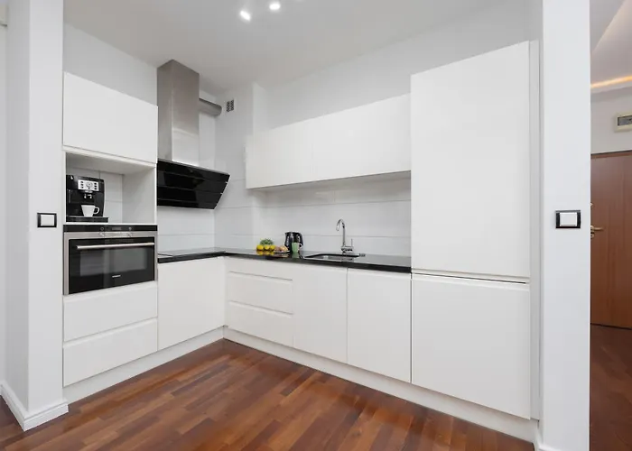 Apartment Elegant With Air Conditioning And Underground Parking By Renters Prestige